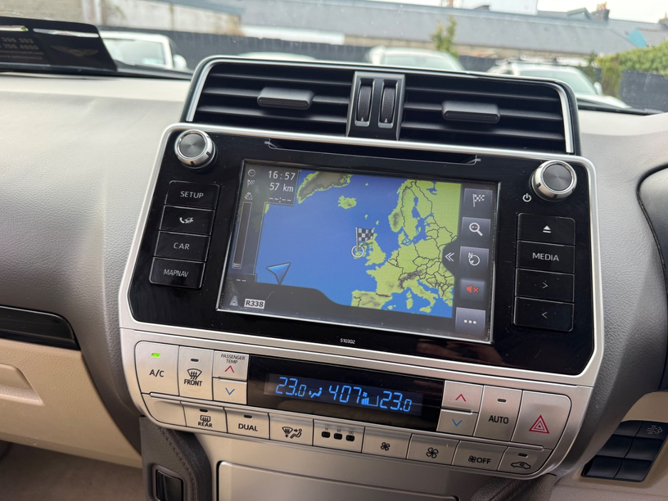 2020 Toyota Landcruiser - image 19