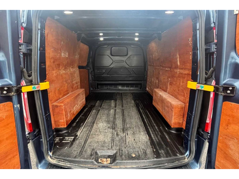 2022 Ford Transit - image 12