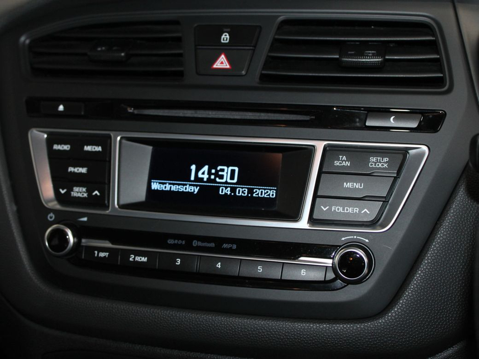 2015 Hyundai i20 - image 16