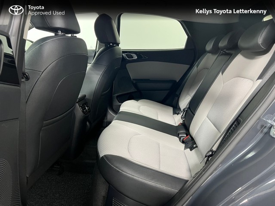 2021 Kia XCeed - image 7