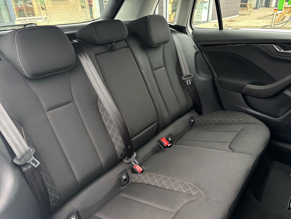 2021 Skoda Kamiq - image 10