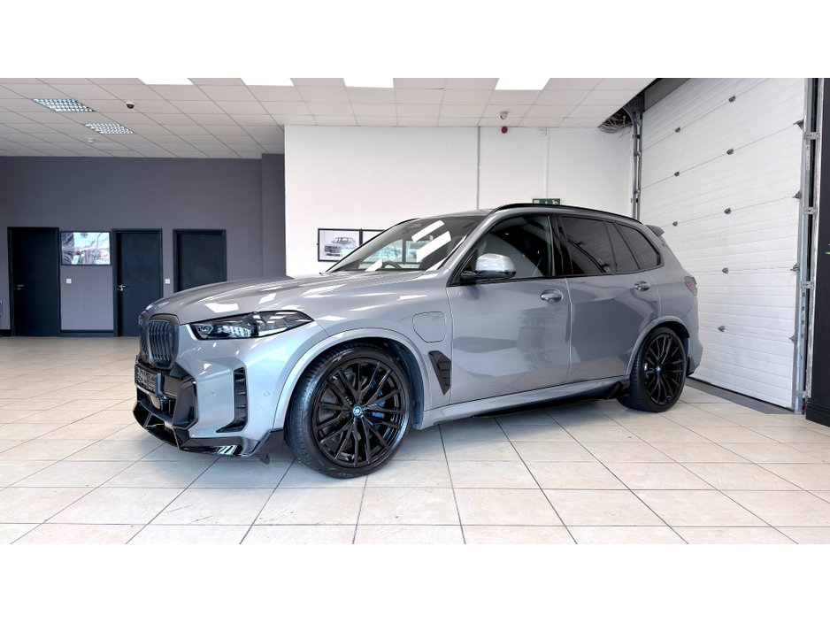 2024 BMW X5 - image 33