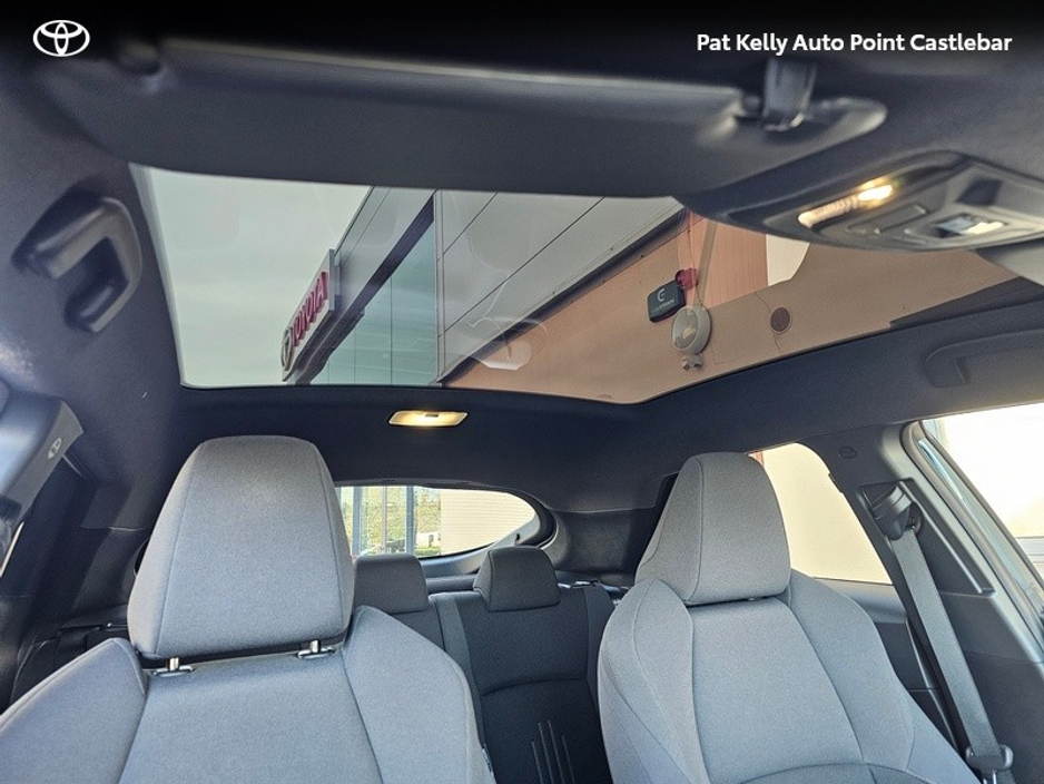 2025 Toyota C-HR - image 13