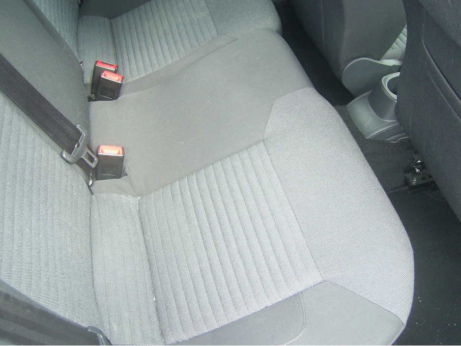 2014 Volkswagen Polo - image 11