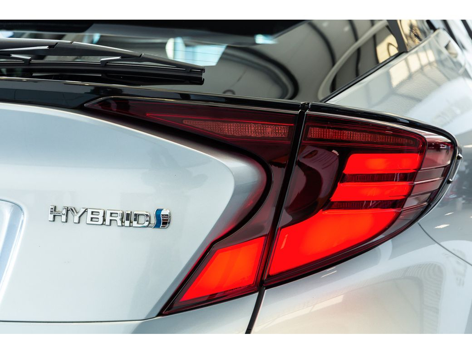 2023 Toyota C-HR SOL HYBRID €26,899