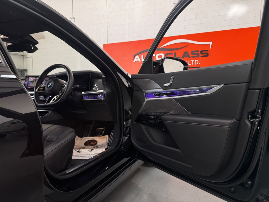 2025 BMW 7 Series - image 15