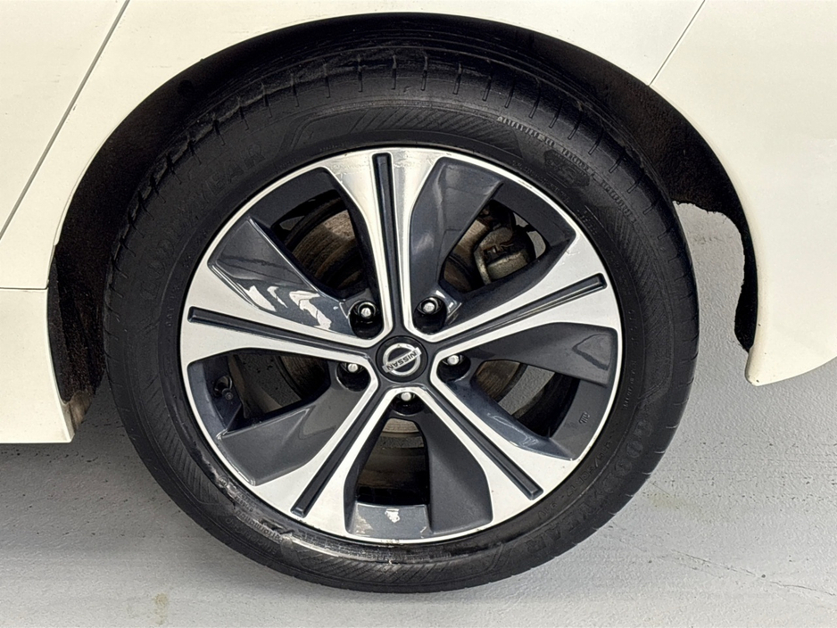 2021 Nissan Leaf PREMIUM 40KW**SEMI DIGITAL DASH**TOUCHSCREEN BLUETOOTH MEDIA**NAVIGATION**REVERSE CAMERA**PARKING SENSORS**ECO MODE**MULTIFUNCTIONAL STEERING WHEEL**CRUISE CONTROL**AUTO LIGHTS**AUTO WIPERS**ISOFIX** €14,995