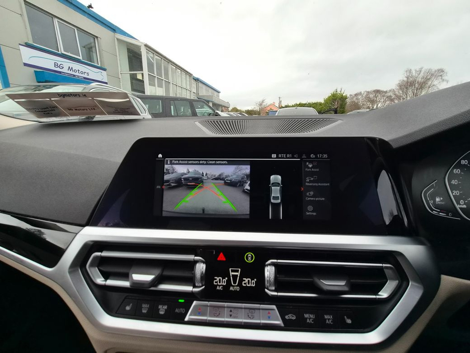 2020 BMW 3 Series - image 10