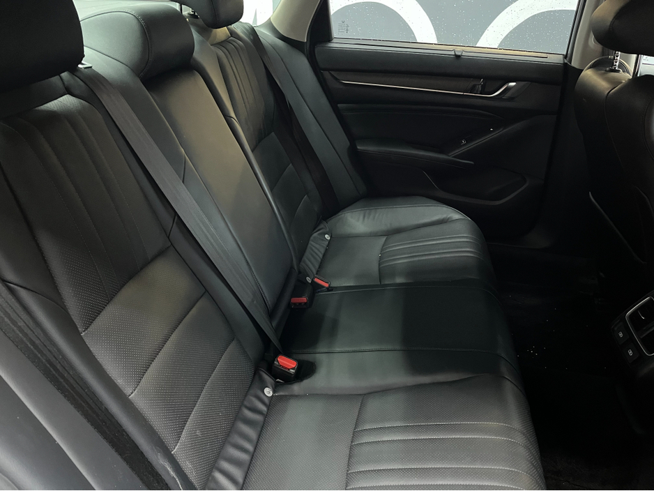 2020 Honda Accord 2020 HONDA ACCORD EX 2.0 AUTOMATIC / CRUISE CONTROL / REVERSE CAMERA / ELECTRIC MEMORY & HEATED SEATS / PADDLE SHIFTERS / HEATED REAR SEATS