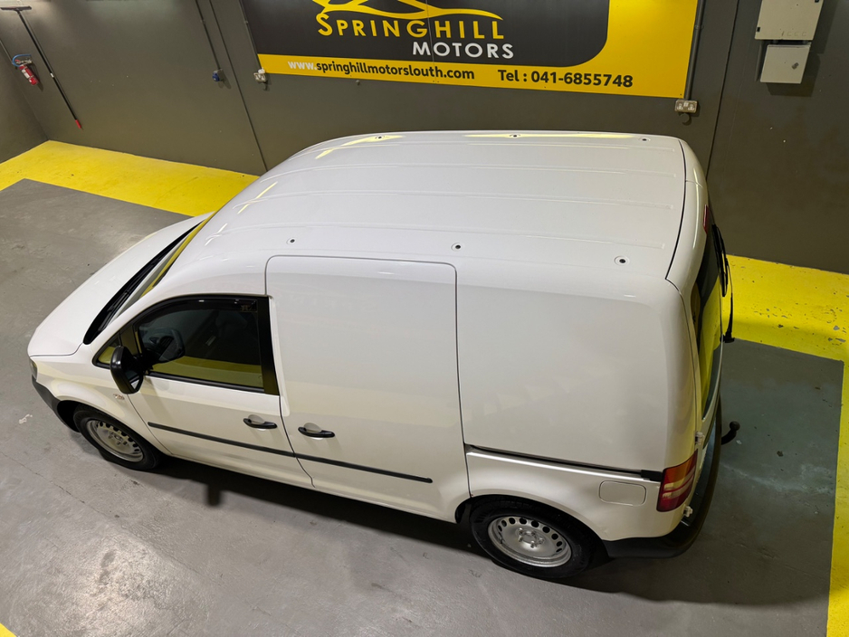 2014 Volkswagen Caddy - image 5