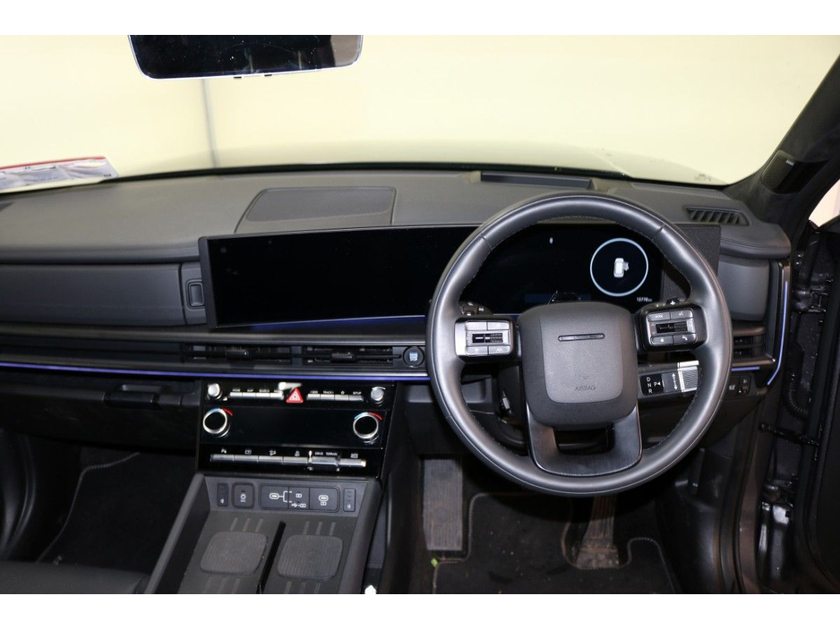 2025 Hyundai Santa Fe - image 8