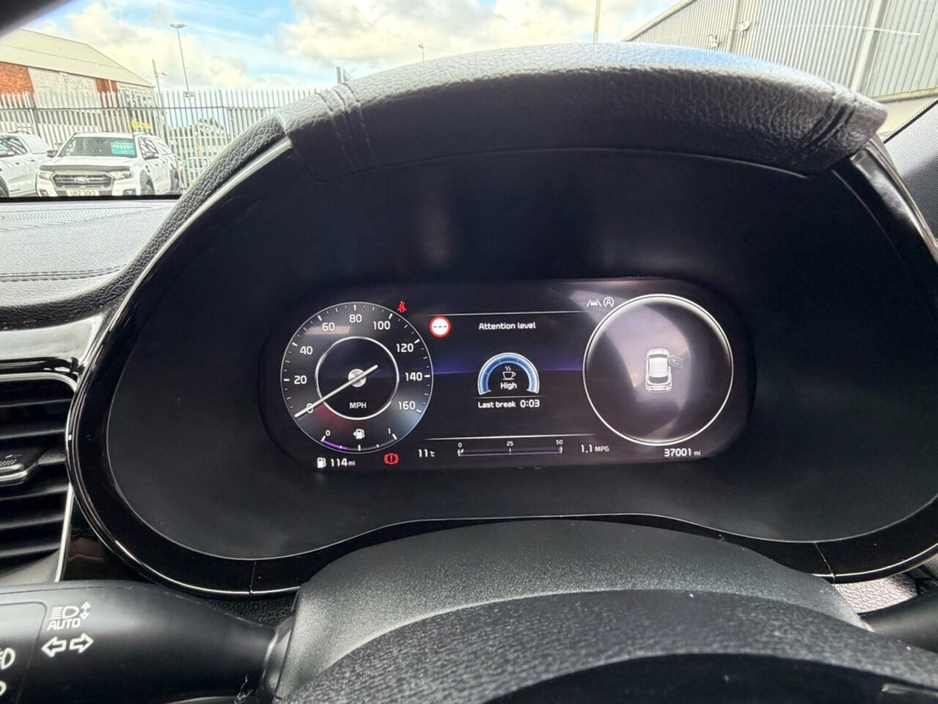 2023 Kia XCeed - image 28