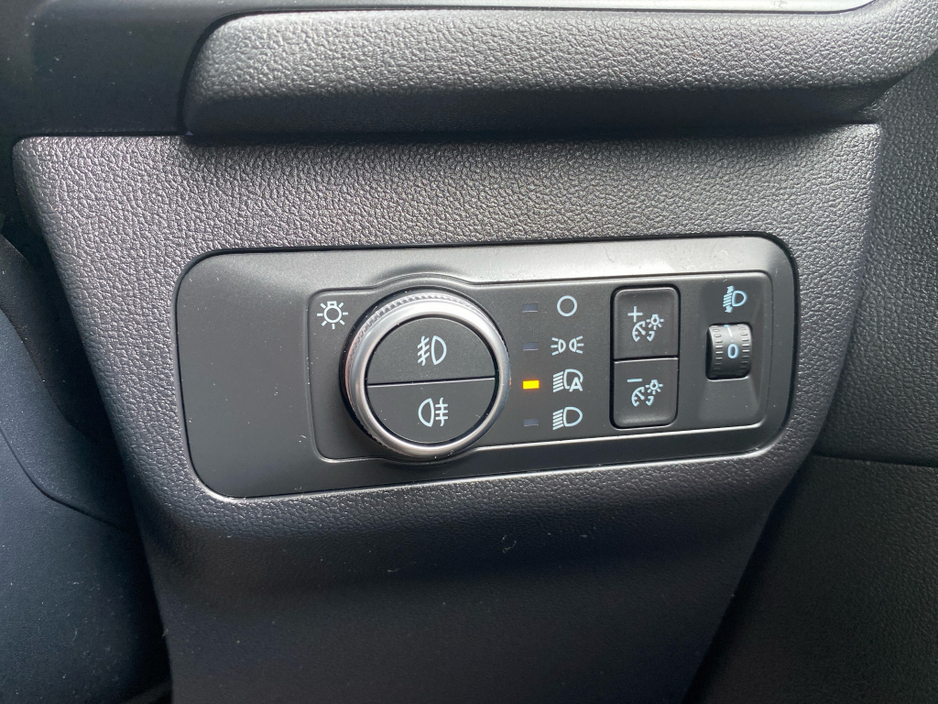 2021 Ford Kuga - image 16