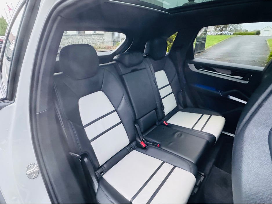 2024 Porsche Cayenne 3.0 V6 E-HYBRID AUTO==HUGE SPEC==COST €153K NEW== €116,950