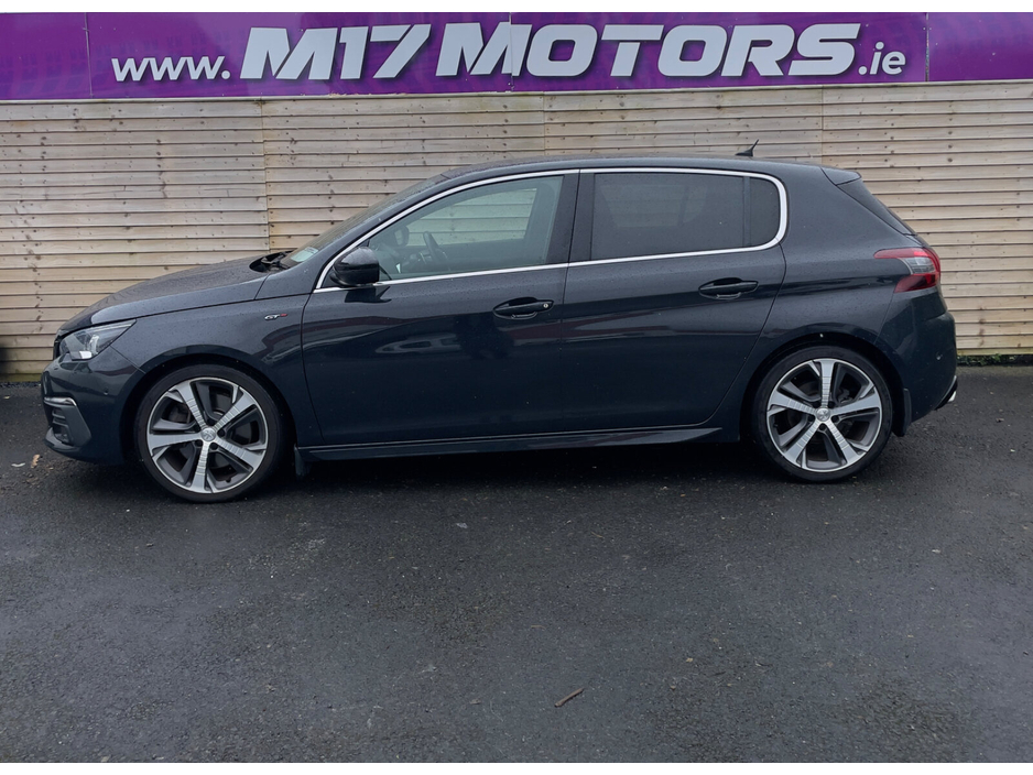 2018 Peugeot 308 - image 2