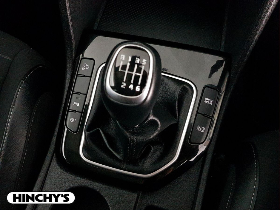 2023 Kia Sportage - image 11