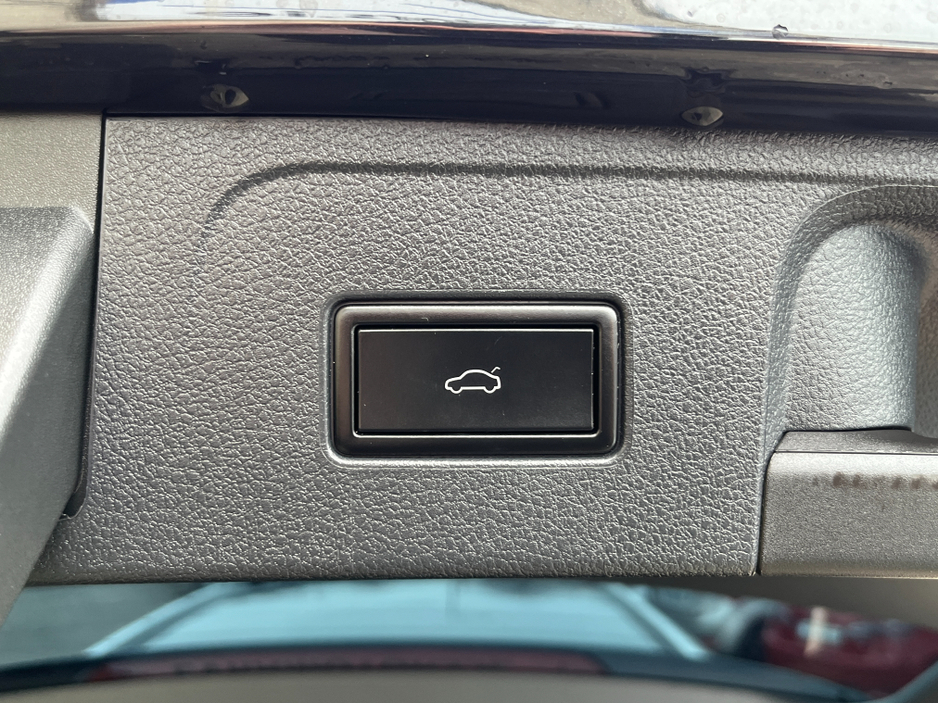 2019 Volkswagen Passat - image 9