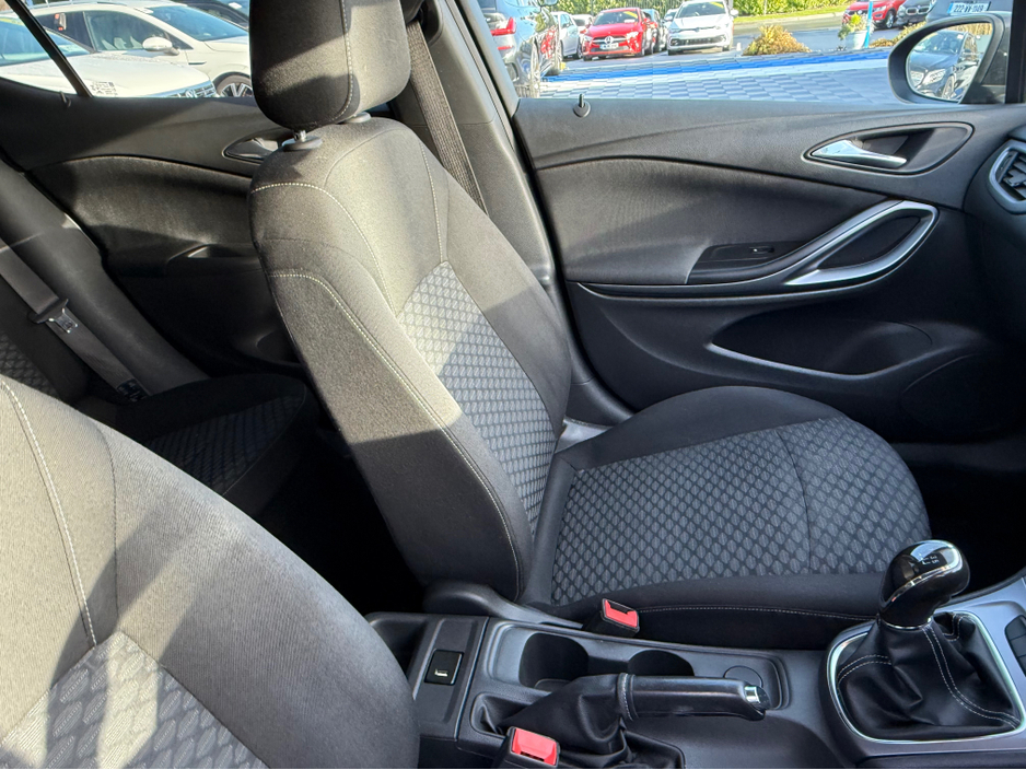 2017 Opel Astra SPORT - 1.4L PETROL - MANUAL - 12M WARRANTY - CAR: €9,950