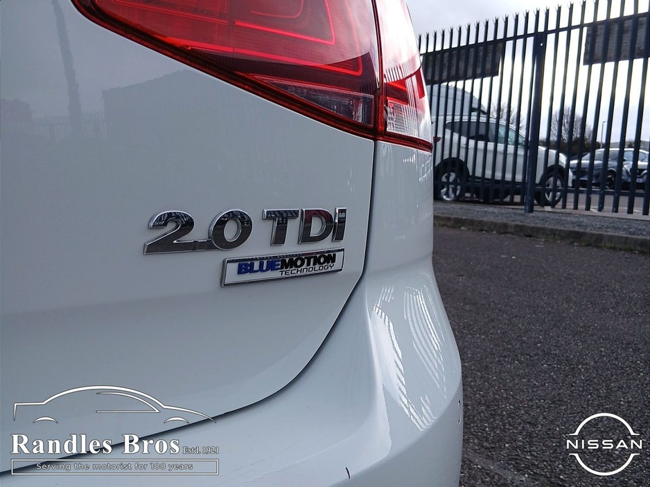 2017 Volkswagen Golf - image 25