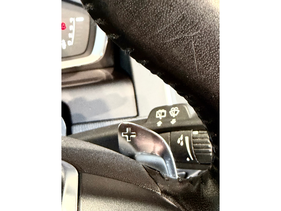 2017 Volvo XC60 - image 16