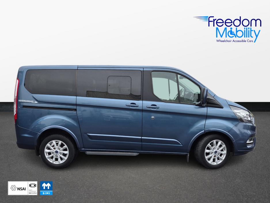 2020 Ford Tourneo Custom - image 4