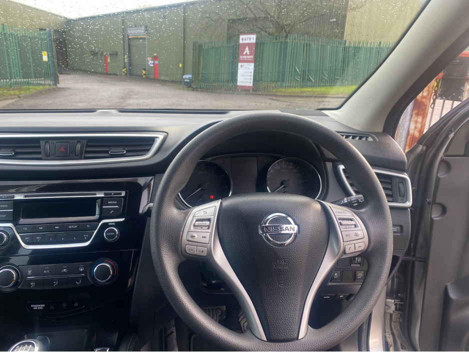 2017 Nissan Qashqai 1.2 PET XE E6 4DR €11,250
