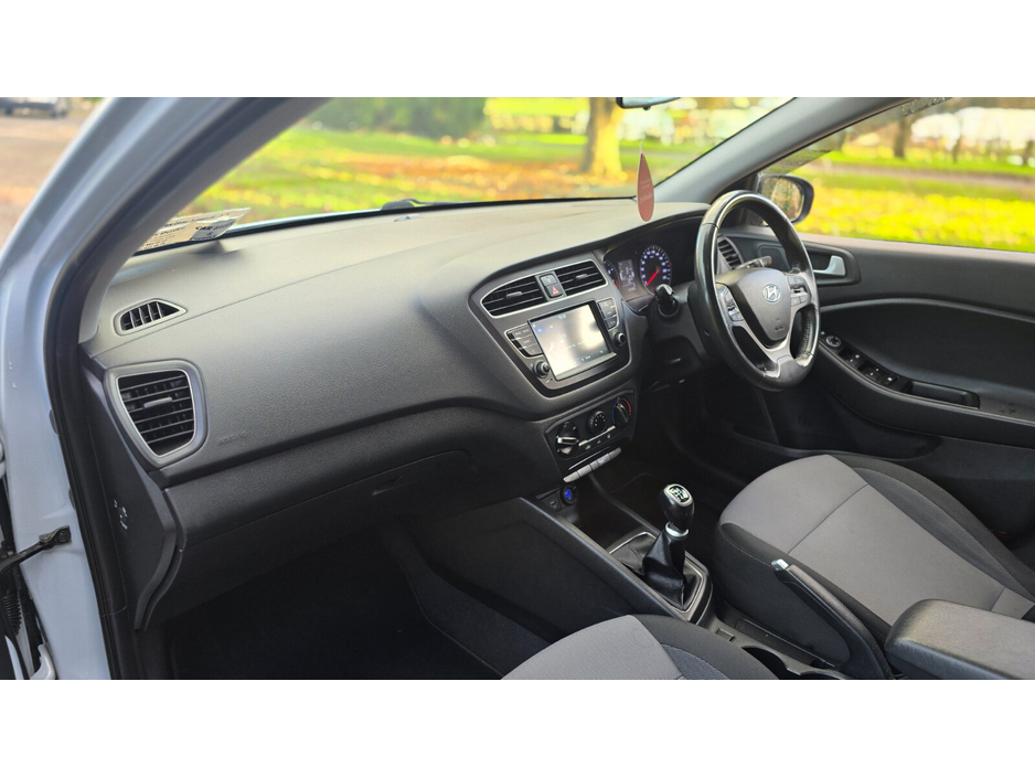 2019 Hyundai i20 - image 16