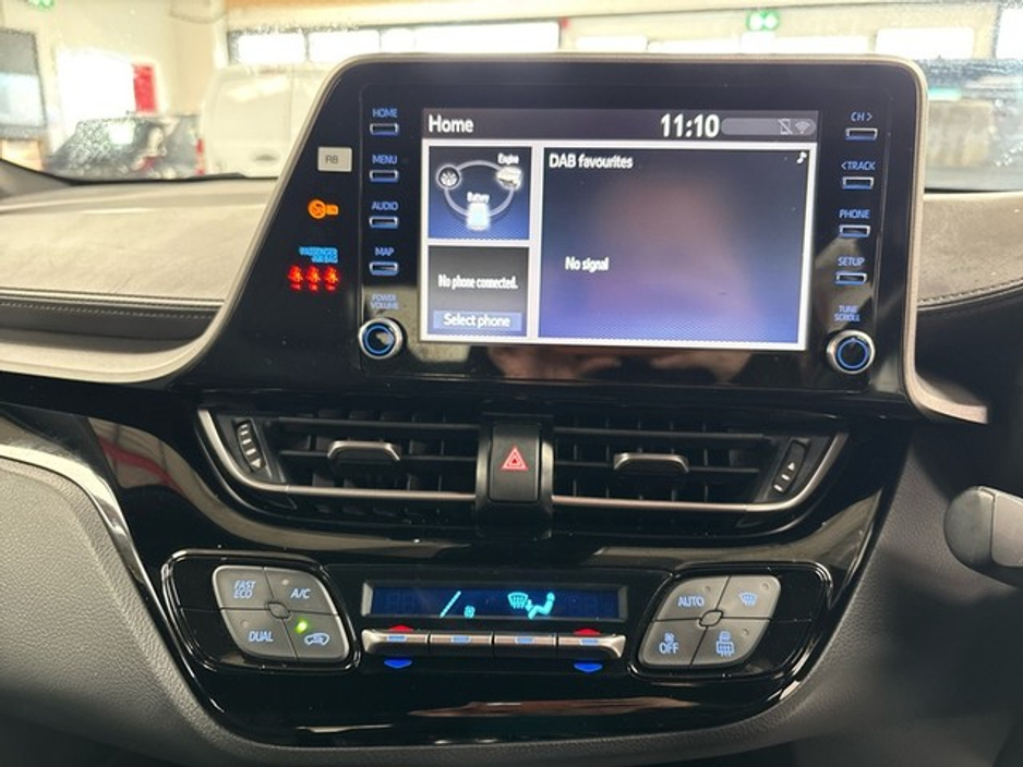 2023 Toyota C-HR - image 12