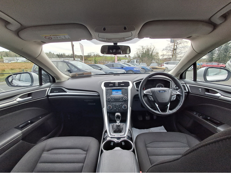 2016 Ford Mondeo - image 11