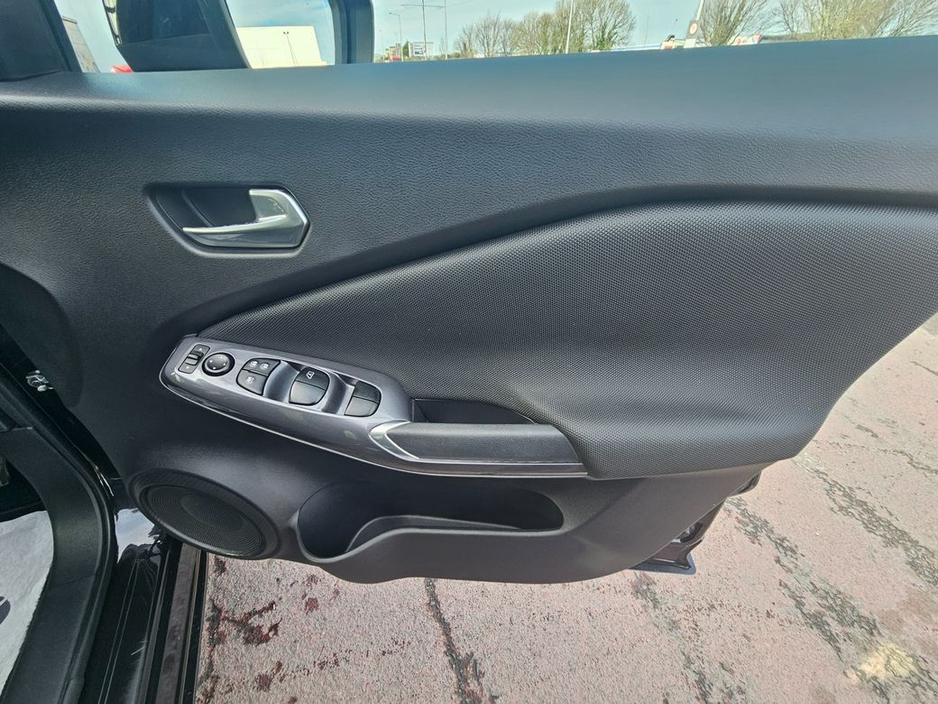 2022 Nissan Juke - image 29