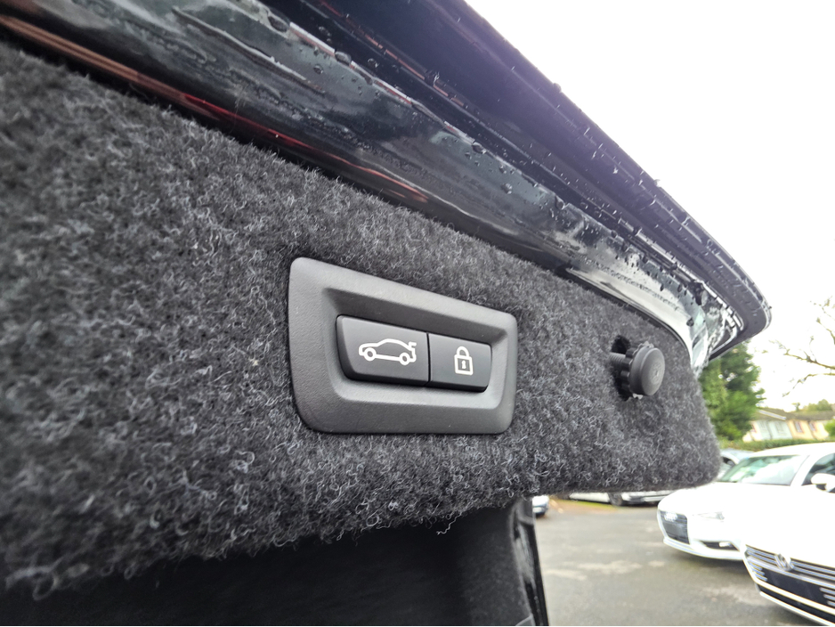 2017 BMW 5 Series 523D LUXURY - CARPLAY NAVIGATION EDITION FULL LEATHER ELECTRIC HEATED SEATS - 360 REVERCE CAMERA - PRIVACY GLASS €24,950