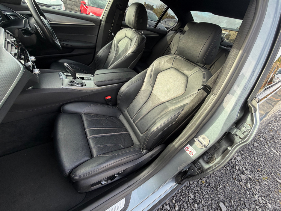 2018 BMW 5 Series - image 25