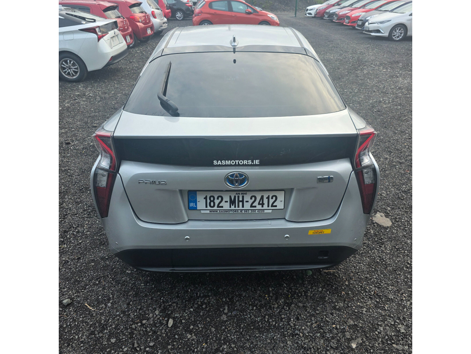 2018 Toyota Prius - image 8