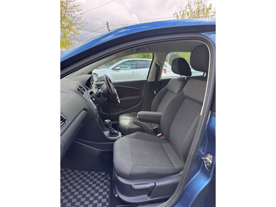 2017 Volkswagen Polo - image 7