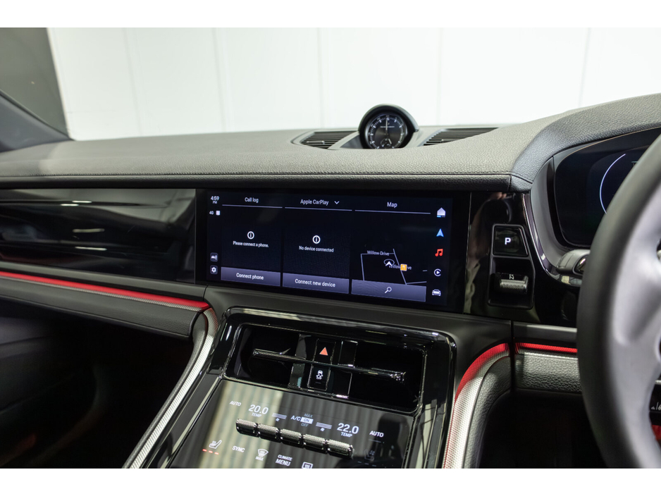 2025 Porsche Panamera - image 17