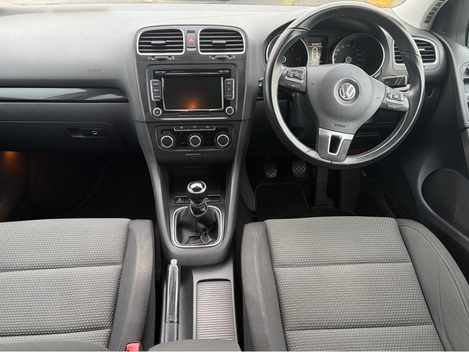 2012 Volkswagen Golf - image 7