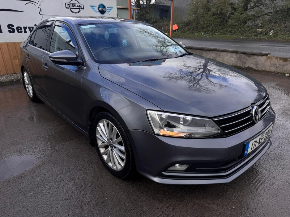 2017 Volkswagen Jetta - image 6