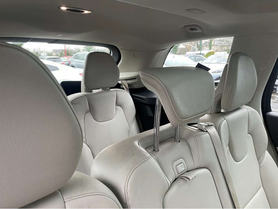 2019 Volvo XC90 T8 AWD PHEV 5DR AUTO R-DESIGN €36,950