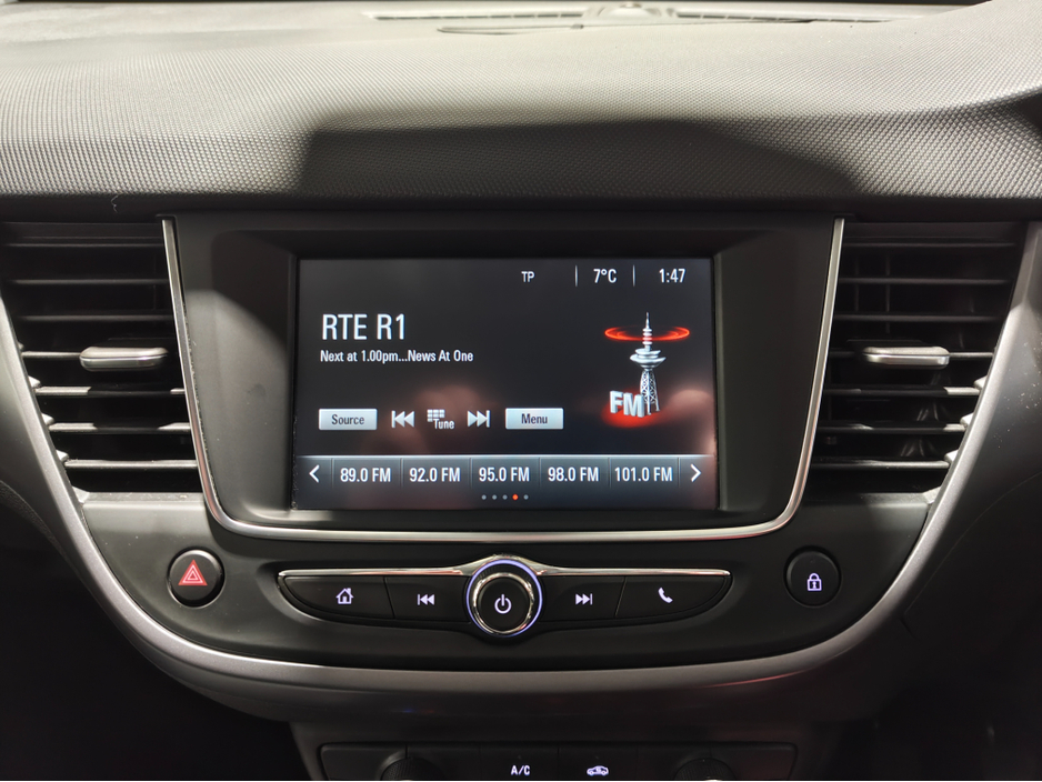 2023 Opel Crossland X - image 4