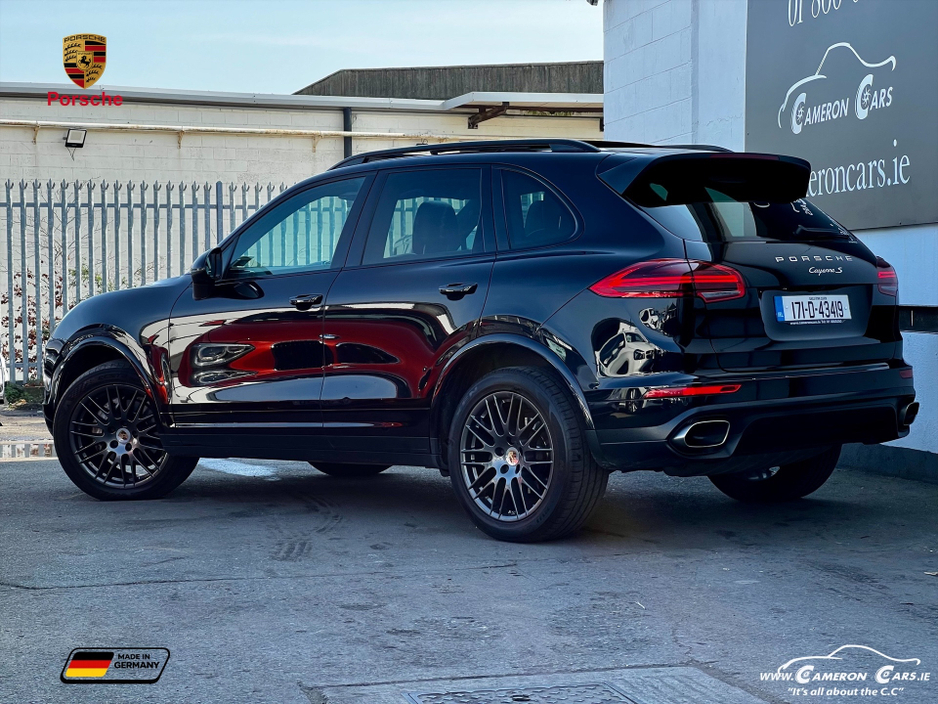 2017 Porsche Cayenne - image 3