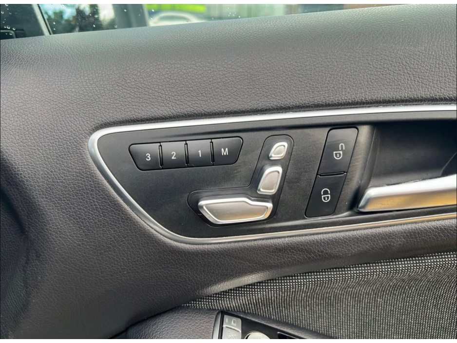 2016 Mercedes-Benz A Class - image 4