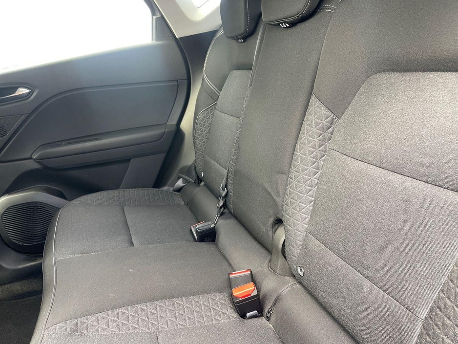 2024 Renault Captur - image 11