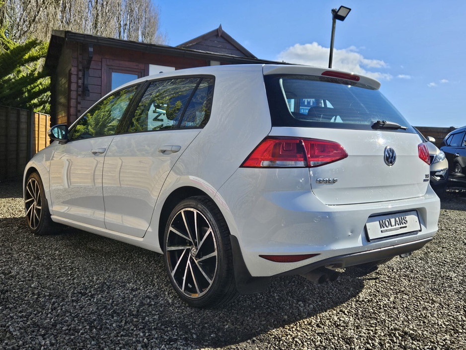 2013 Volkswagen Golf - image 6