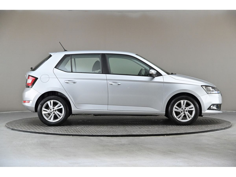 2020 Skoda Fabia - image 11