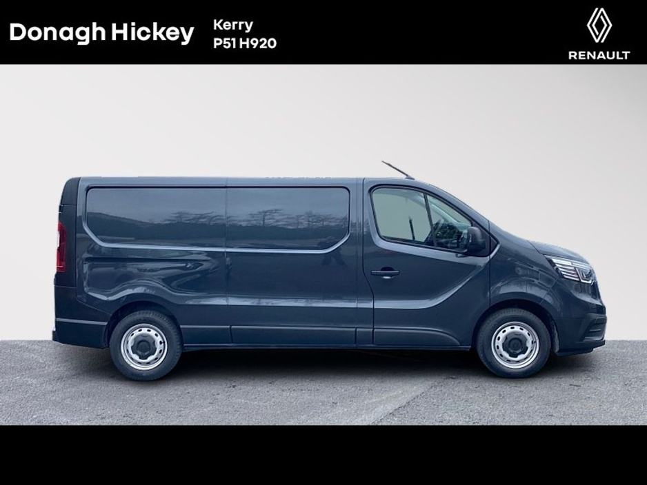 2024 Renault Trafic - image 6