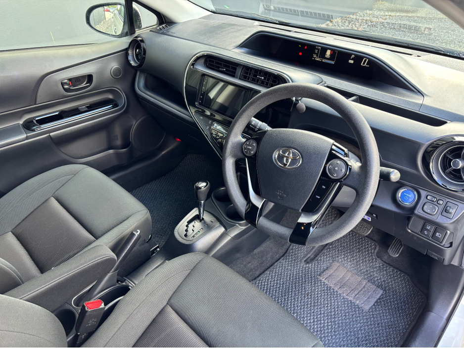 2019 Toyota Aqua - image 6