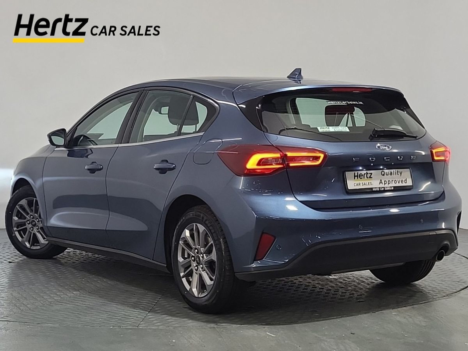 2023 Ford Focus - image 3