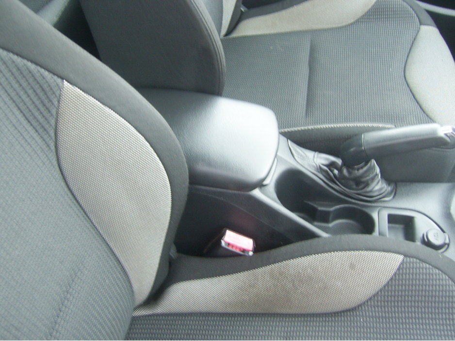 2012 Peugeot 308 - image 10