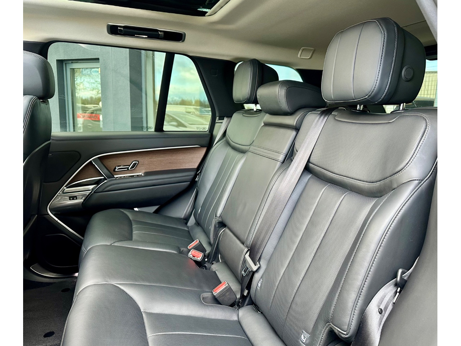2023 Land Rover Range Rover - image 18