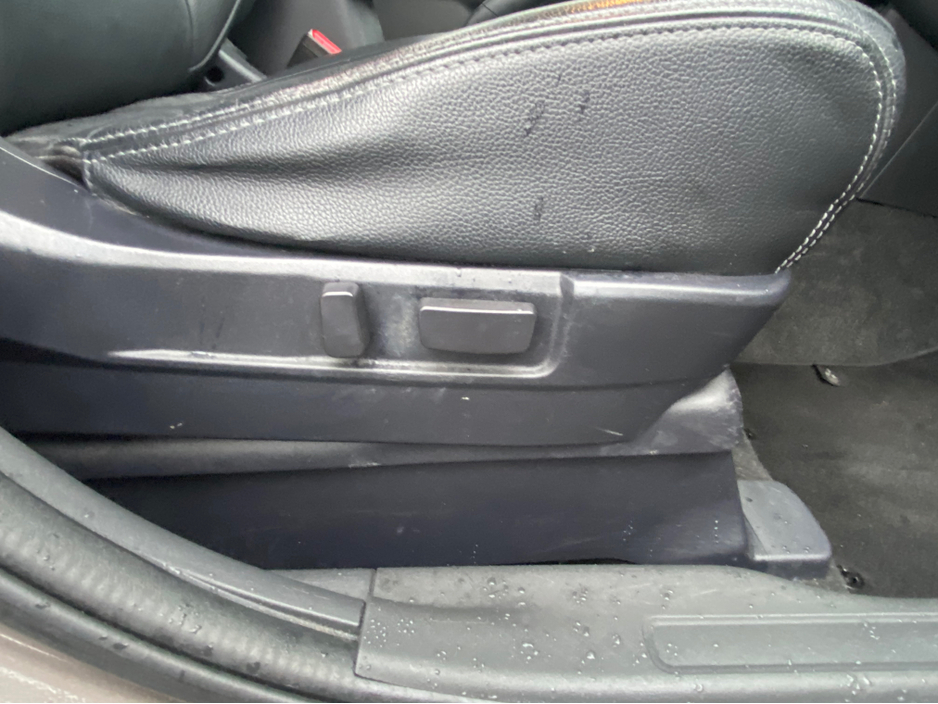 2016 Mitsubishi Outlander 2.3 DSL  4WD 6 SPEED 7 SEATER  TINY  KMS  FULL  SERVICE HISTORY €15,950